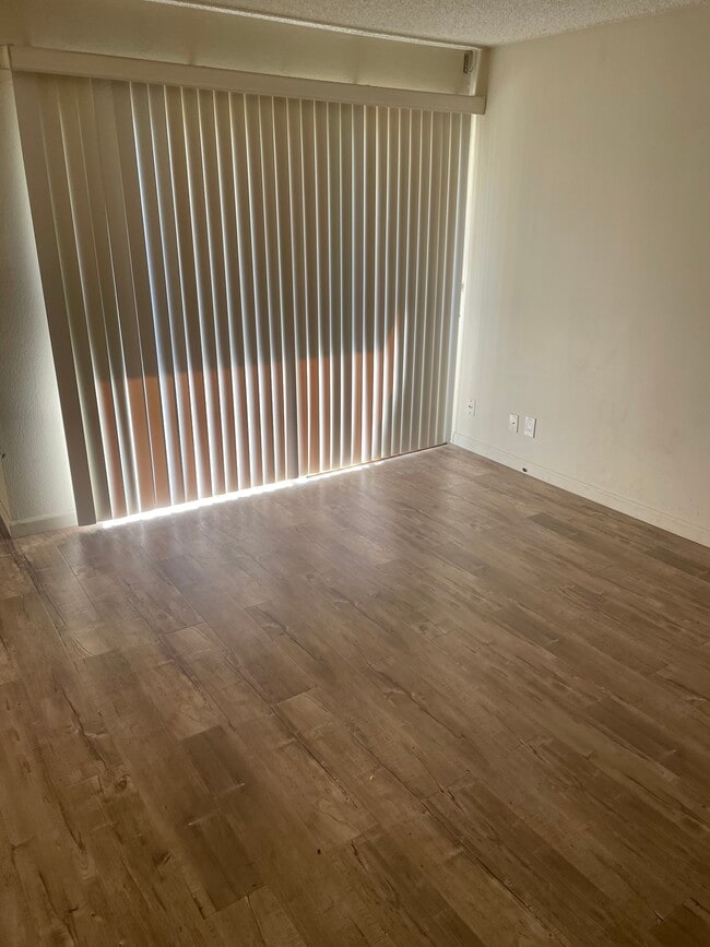 Entrance to Balcony - 6767 Hayvenhurst Ave