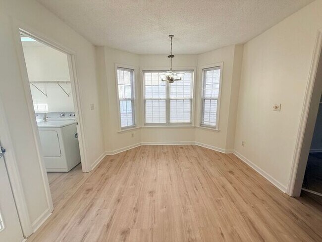 Building Photo - 1529 Crag Burn Ln