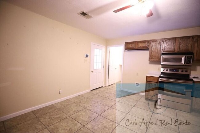 Building Photo - Beautiful 3 bedroom/2 bath home - Jonesboro