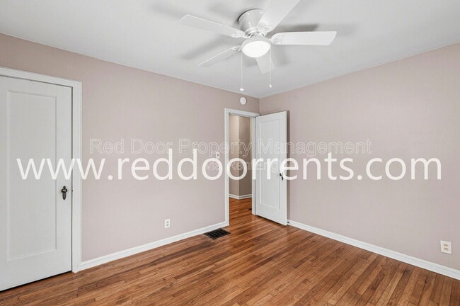 Building Photo - 6115 Indianola Ave