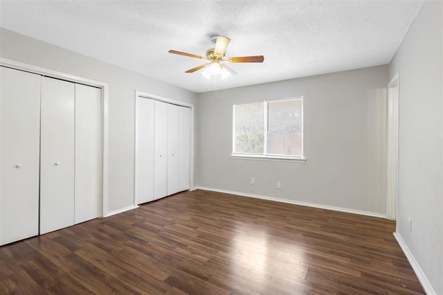 Building Photo - 609 Shadyglen Dr