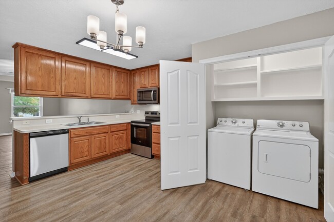 Building Photo - 1402 Western Oaks Ct