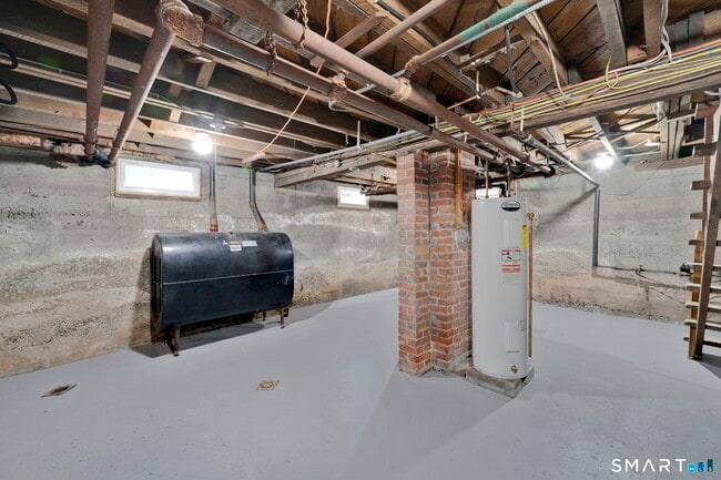 Building Photo - 37 Bushy Hill Rd