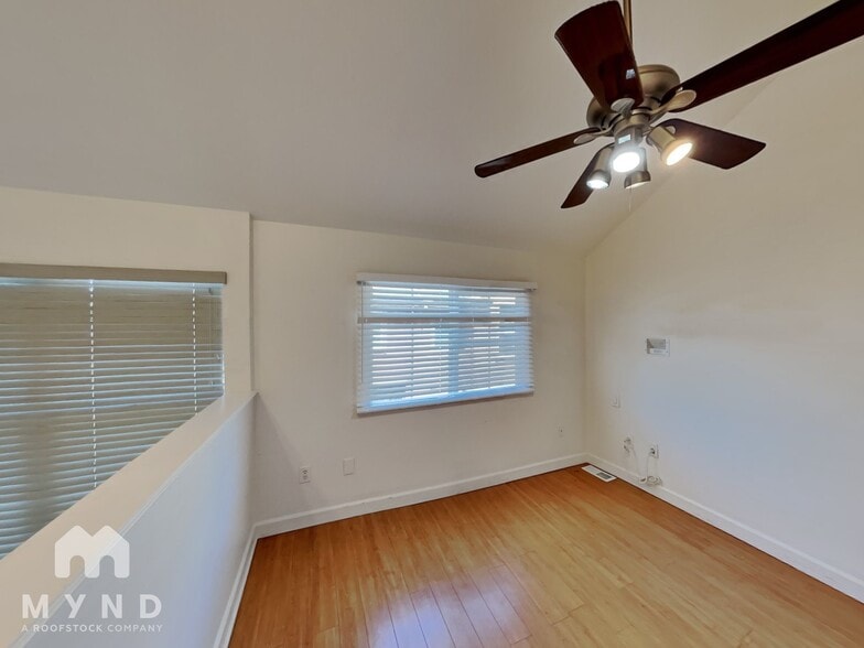 Building Photo - 512 Henry St