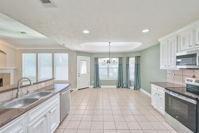 Building Photo - 13313 Enchanted Way