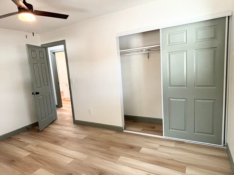 Building Photo - 510 91st Ave N