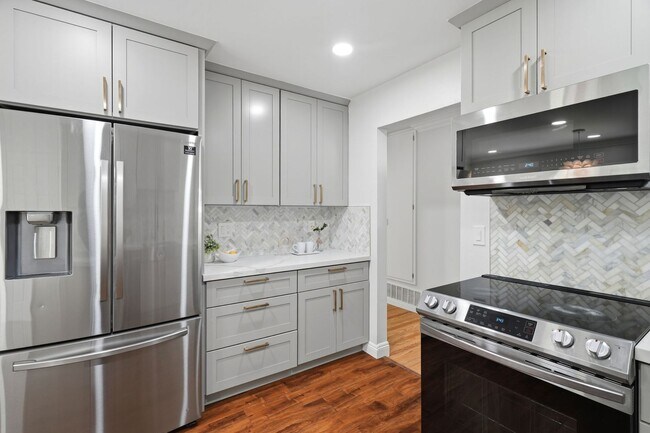 Building Photo - Beautifully Updated 3BR Campbell Home with Spacious Backyard