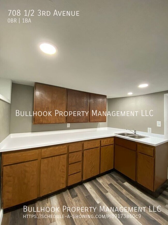 Building Photo - 708 1/2 3rd Avenue-