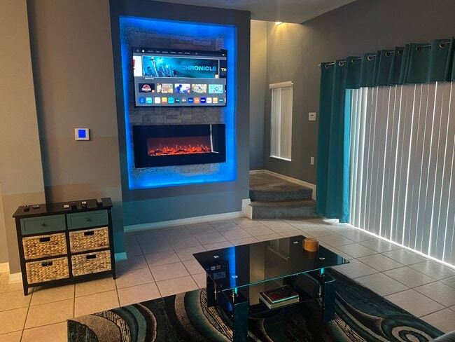 Living room entertainment system - 4774 Vero Beach Pl