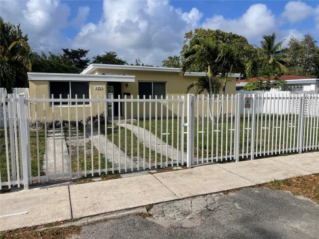 Primary Photo - 115 NW 120th St