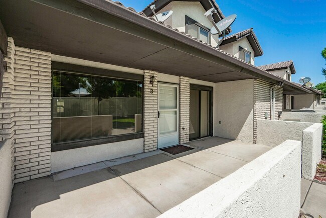 Building Photo - 2 Bedroom & 2 Bath Available in St. George!