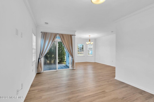 Building Photo - 40 Thistledown St