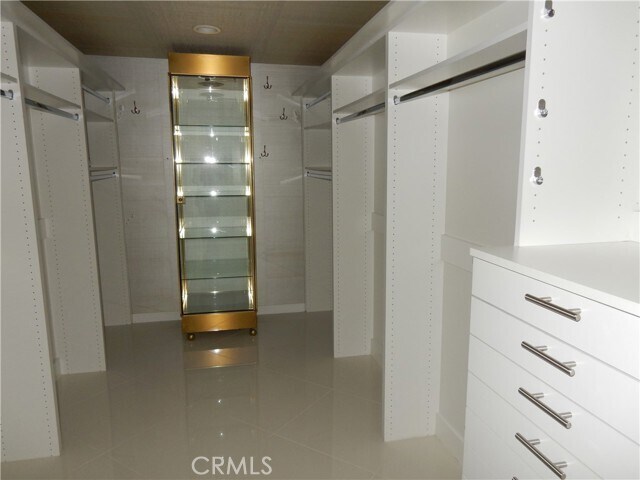 Building Photo - 900 Island Dr