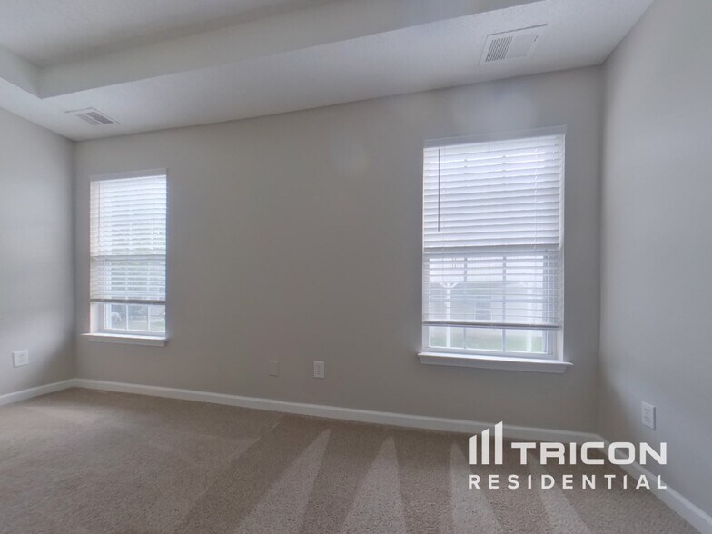 Building Photo - 102 Providence Run