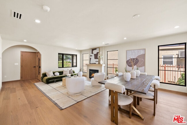 Building Photo - 14742 Weddington St