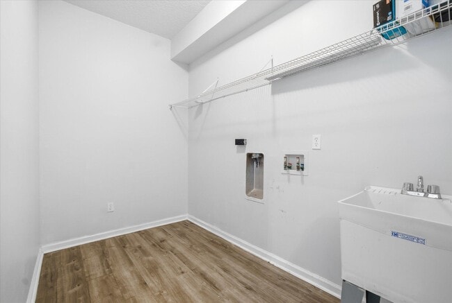 Building Photo - 140 Corral Cir