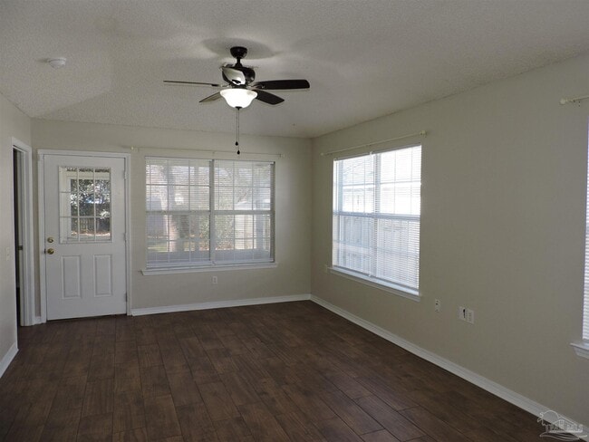 Building Photo - 4058 Glenway Dr