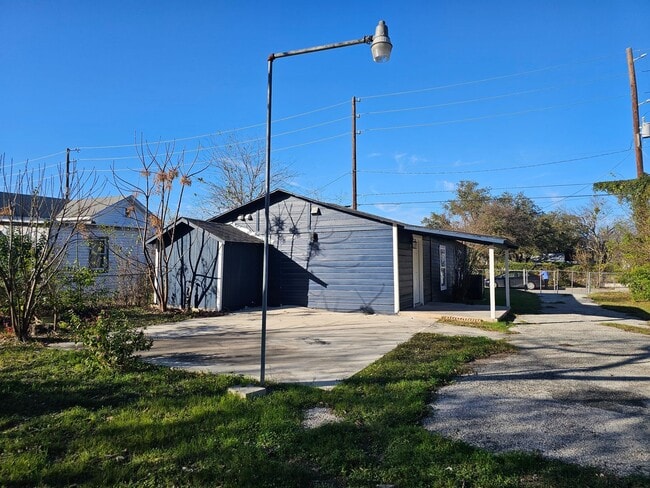 Building Photo - 1360 Essex St