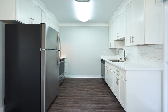 30th #1 kitchen2 (1) - 30th Ave Townhomes