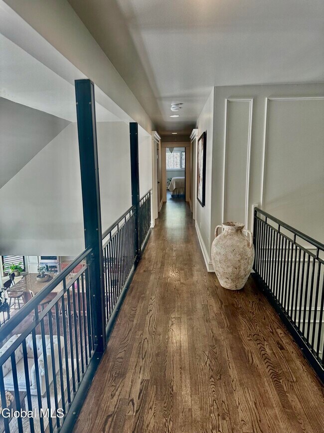 Building Photo - 9 Oakbrook Blvd