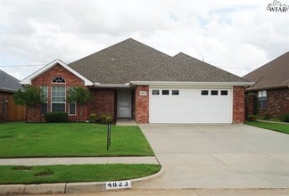 Building Photo - 4823 Belair Blvd