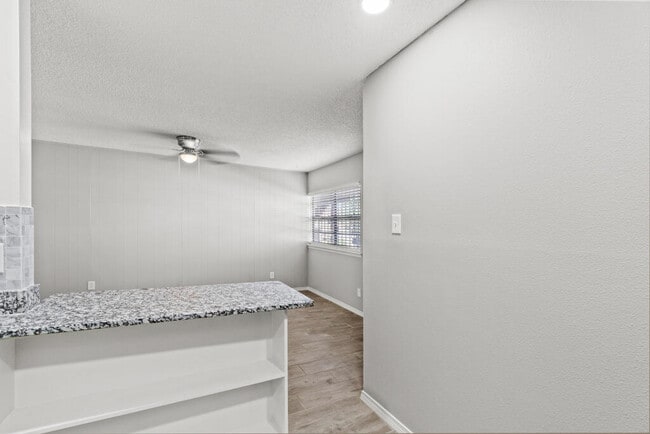 Building Photo - 6400 Edgemere Blvd