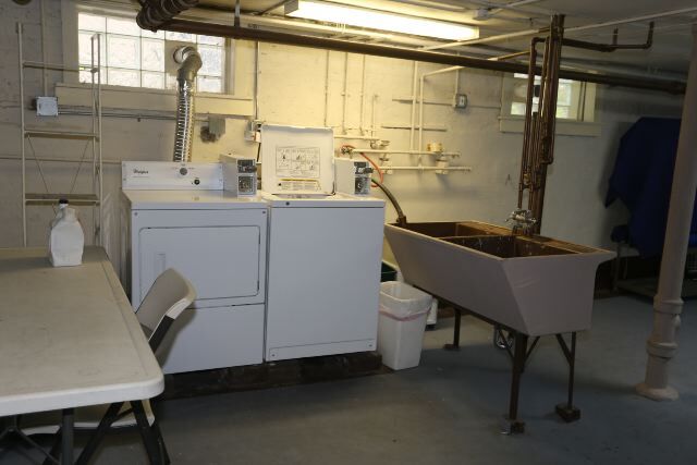 Building Photo - 5537 N Campbell Ave