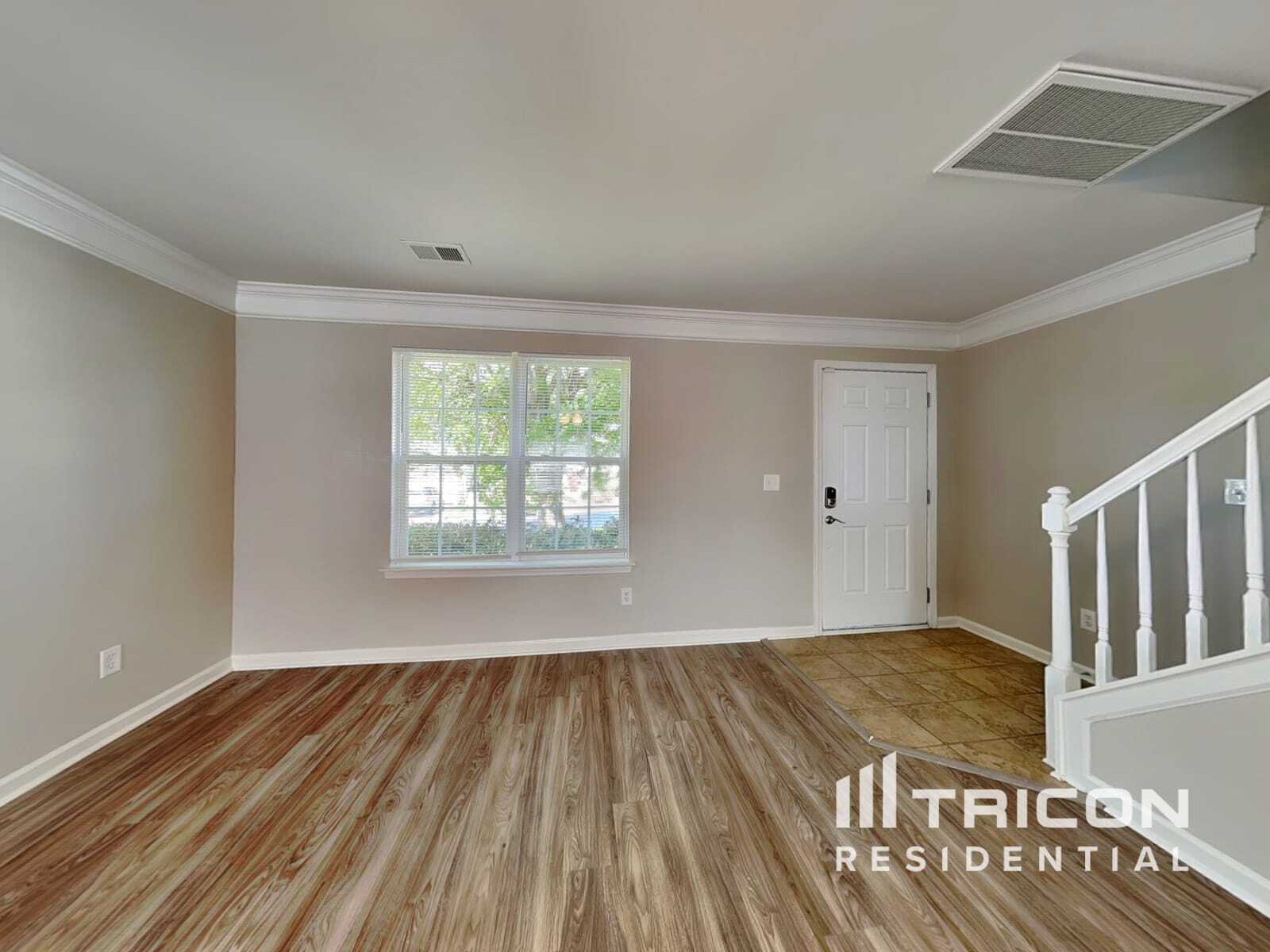 Building Photo - 146 Madelia Pl