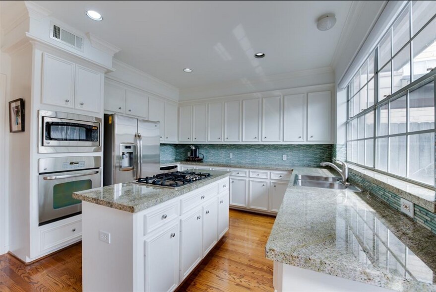 Building Photo - 2307 Huldy St