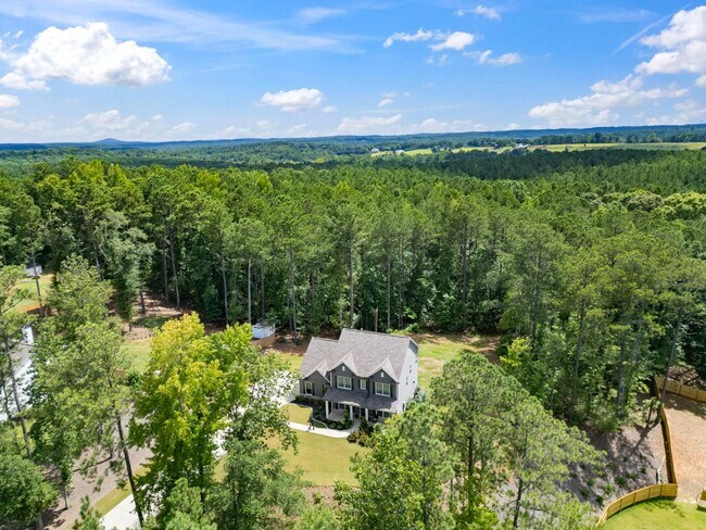 Building Photo - 2108 Charmond Dr