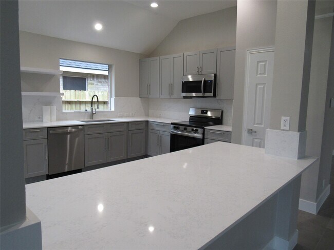 Building Photo - 2515 Old River Ln