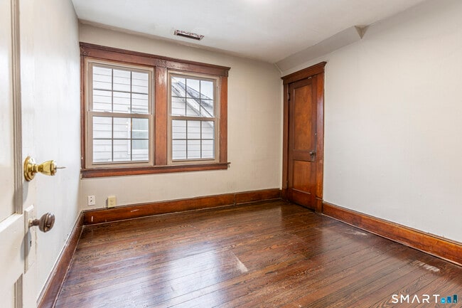 Building Photo - 941 1st Ave