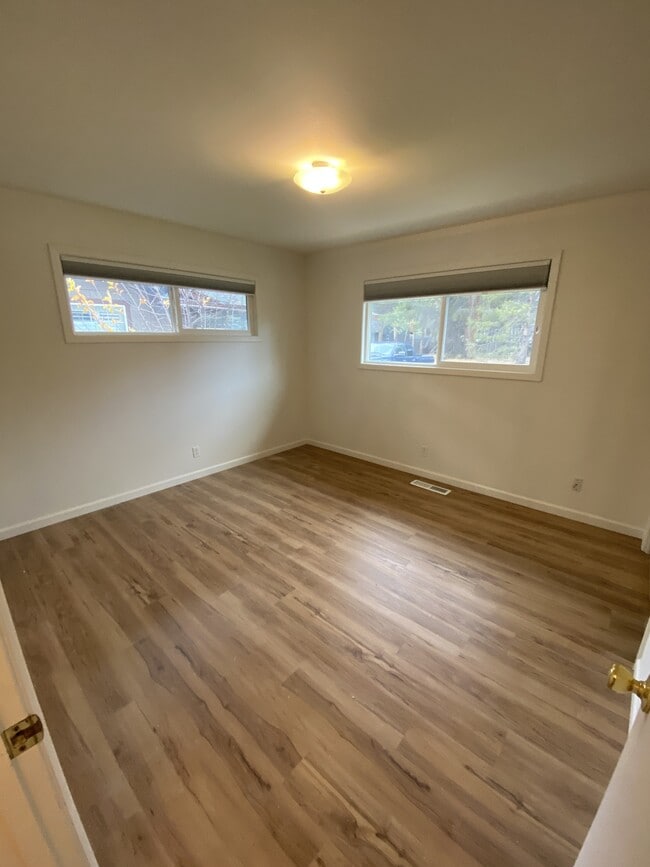 Building Photo - 1431 Rancho Way