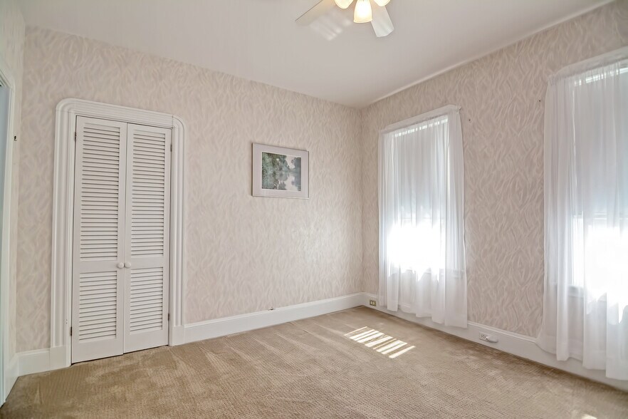 Building Photo - 19 Malvern Ave