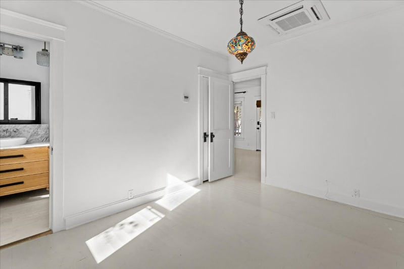 Building Photo - 945 Marco Pl