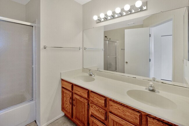 Building Photo - Pending/ Rented - Serene 3-bed 2-bath