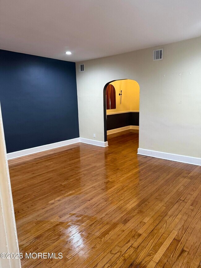 Building Photo - 12 Frances Pl