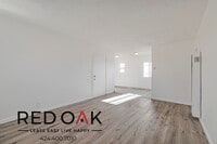 Building Photo - 850 W 83rd St