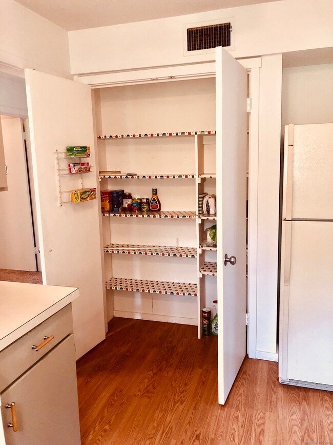 Building Photo - 61 Heritage Vlg