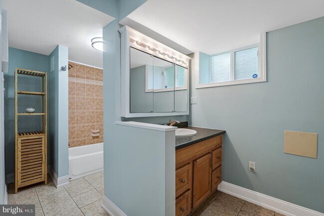 Building Photo - 6513 Old Dominion Dr