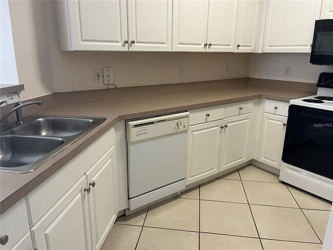 Building Photo - 4305 Bayside Village Dr