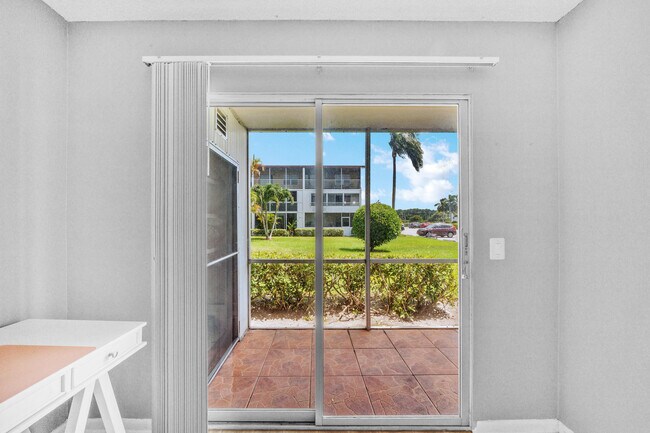 Building Photo - 308 Fanshaw H
