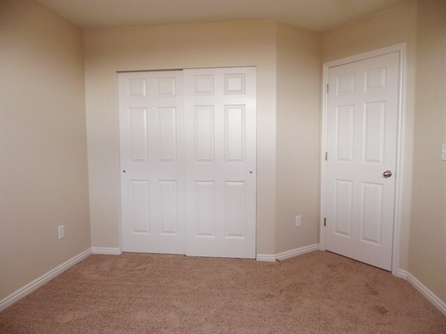 Building Photo - 950 Longleaf Dr