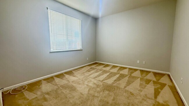 Building Photo - New listing! Bright and Spacious, Close to Parks and Trails