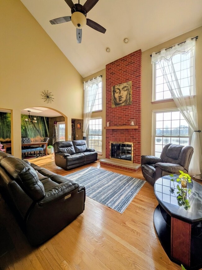 Building Photo - 2153 Seaver Ln