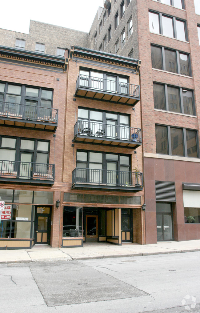 Building Photo - 224-226 E Mason St