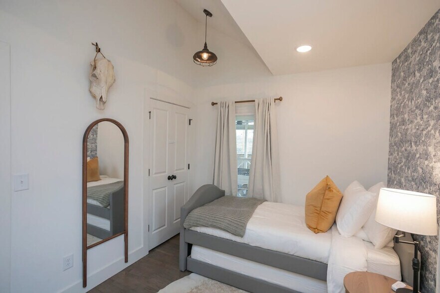 Building Photo - 106 Walnut Hill Dr