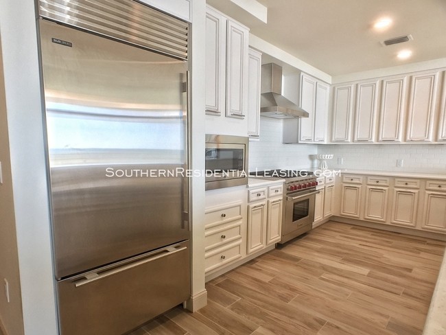 Building Photo - 13333 Johnson Beach Rd Unit 204 ~by Southern