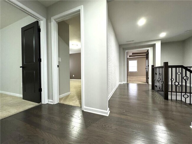 Building Photo - 920 Grove Valley Dr