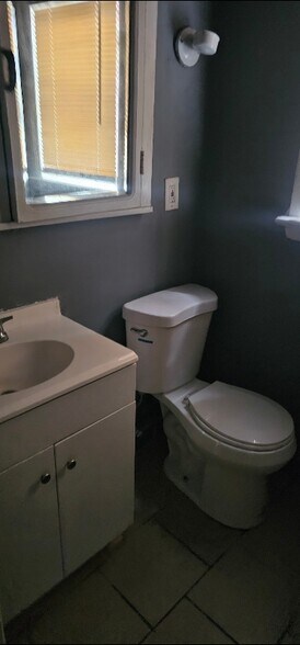 Building Photo - 459 Eichelberger St